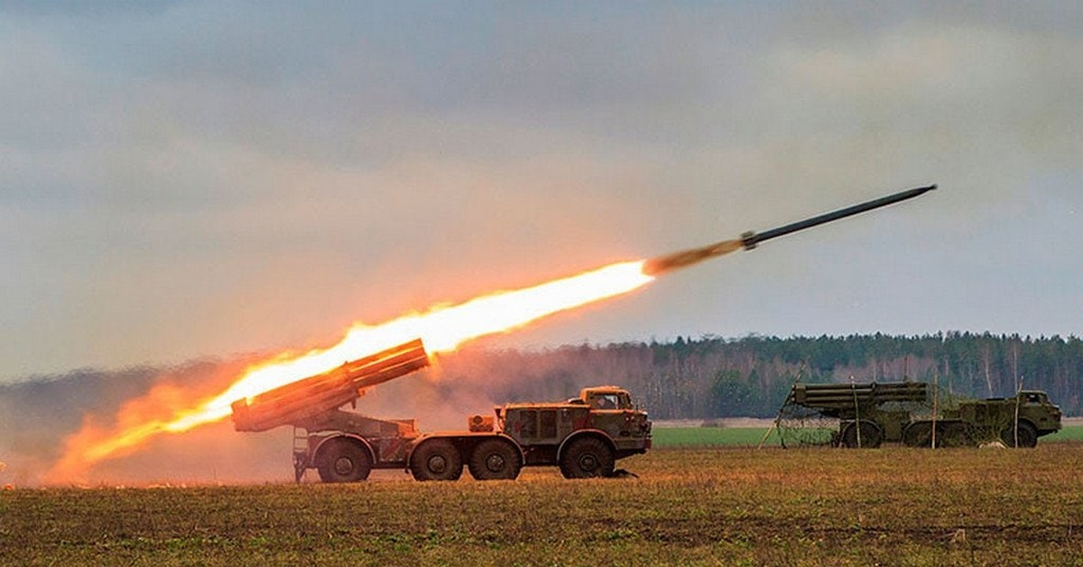 日前在乌克兰东部地区部署了8架多管火箭炮系统("龙卷风"和"飓风")