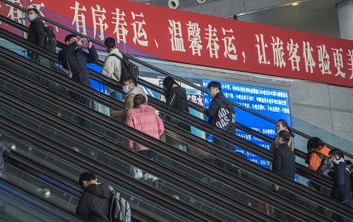 △1月17日，春运第一天，南京南站忙碌而有序。