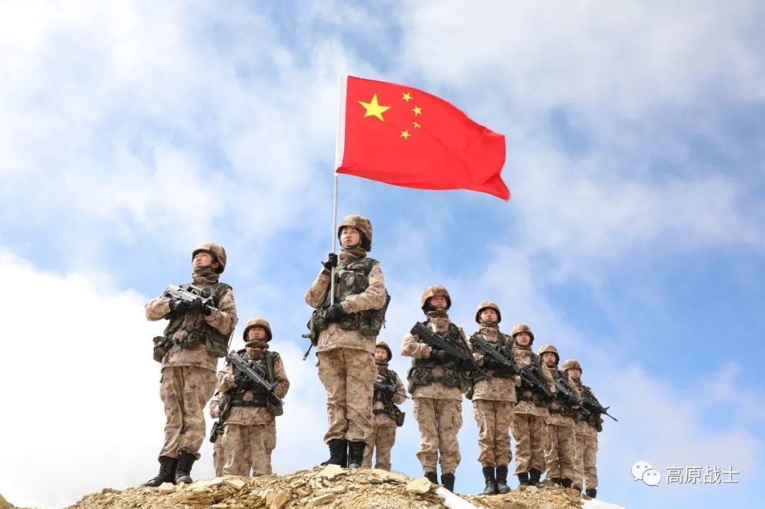 用青春热血守卫边疆这是高原女兵的浪漫与担当