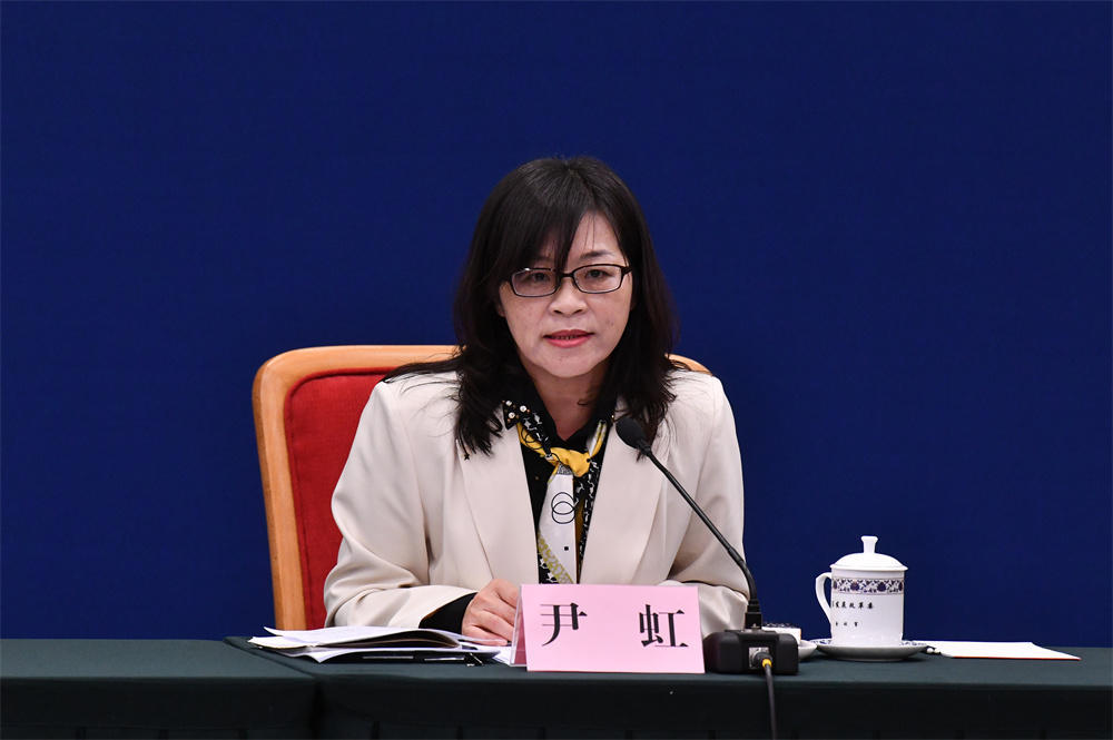 商务部:将补齐社区商业设施短板,以大带小打造一刻钟便民生活圈