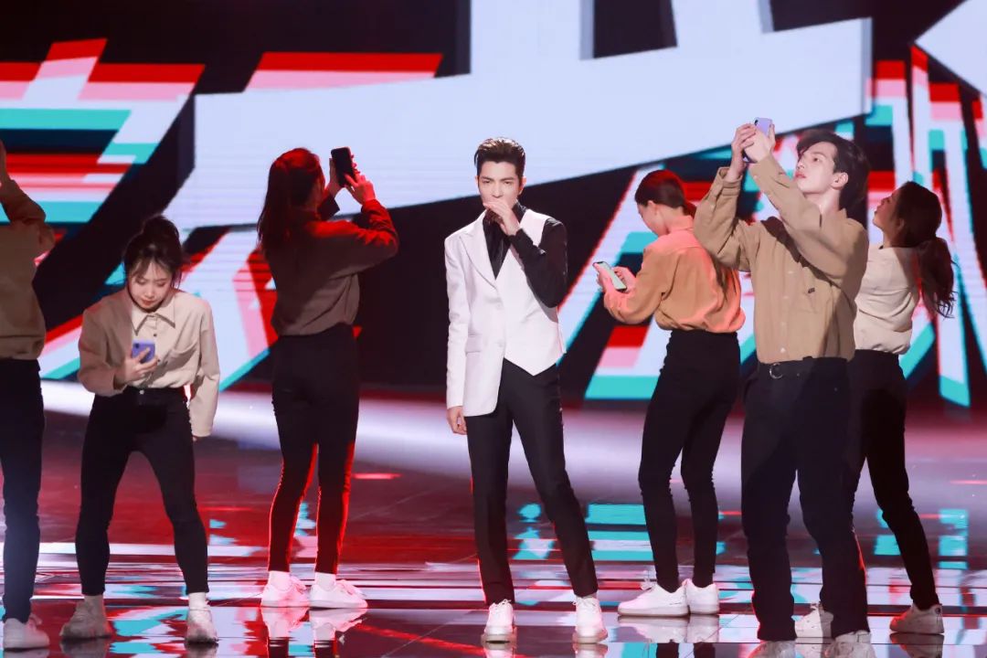 《总台2022网络春晚》吹响“开新”集结号