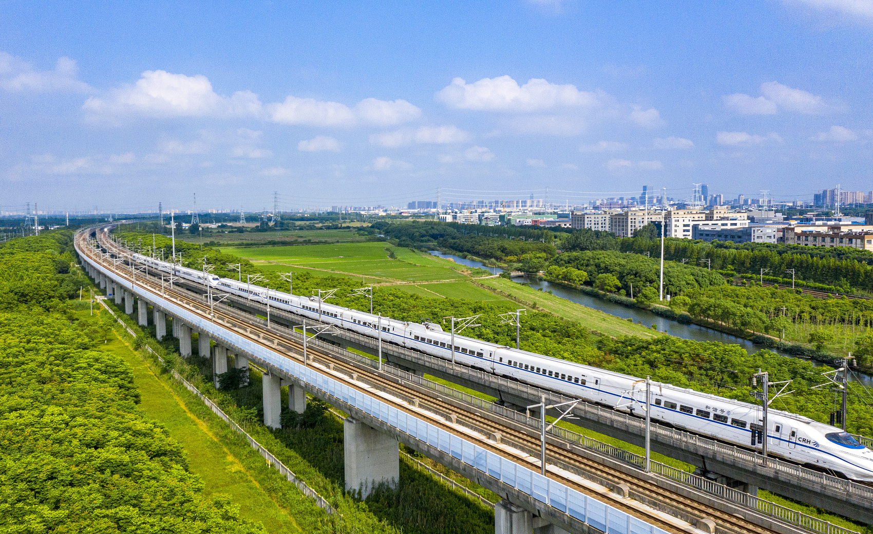 京沪高铁穿过江苏苏州市境内  图源：视觉中国