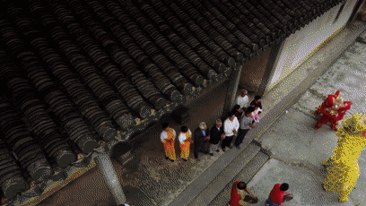 △围龙屋里的客家风情。