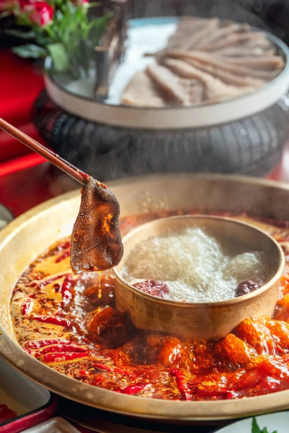 牛肚,撑起火辣川渝一片天最爱牛肚的,无疑是四川和重庆人.