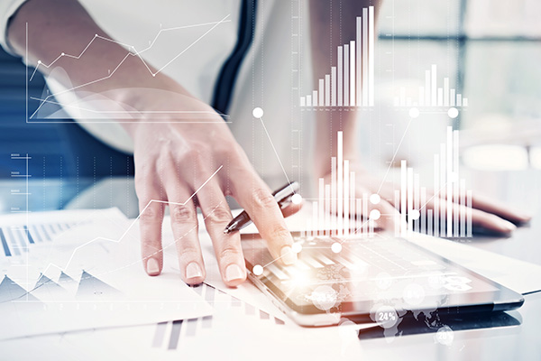 “多家基金公司大手笔自购旗下基金