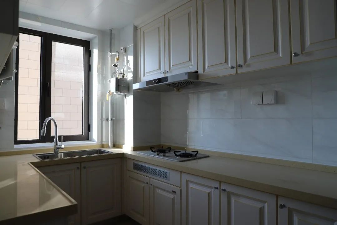 「即将交付的厨房」