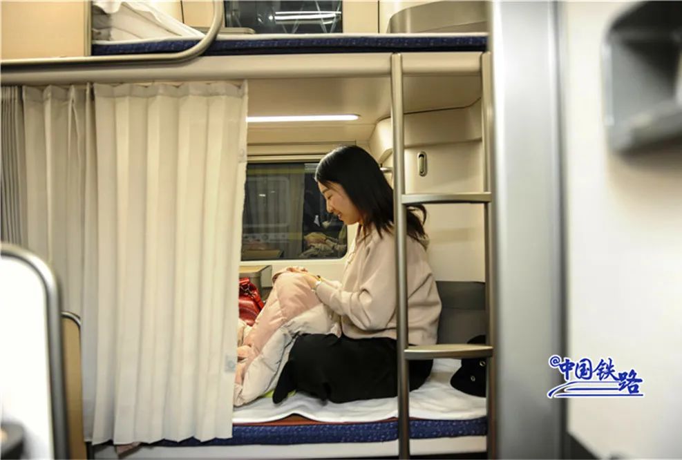 服务另外,列车还为长途旅客免费提供一份动卧餐品为做好春运保障工作