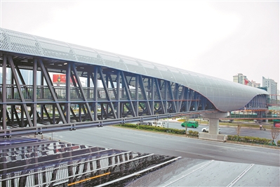 首座独立非机动车道铝合金人行天桥启用|佛山市_新浪财经_新浪网