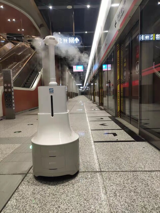 图：近日，SMAM智能消杀机器人在北京地铁“冬奥支线”新首钢站、北辛安站、金安桥站正式上岗