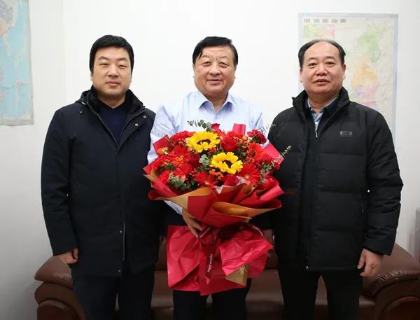 副校长陈玉林看望慰问园艺学院邹志荣教授