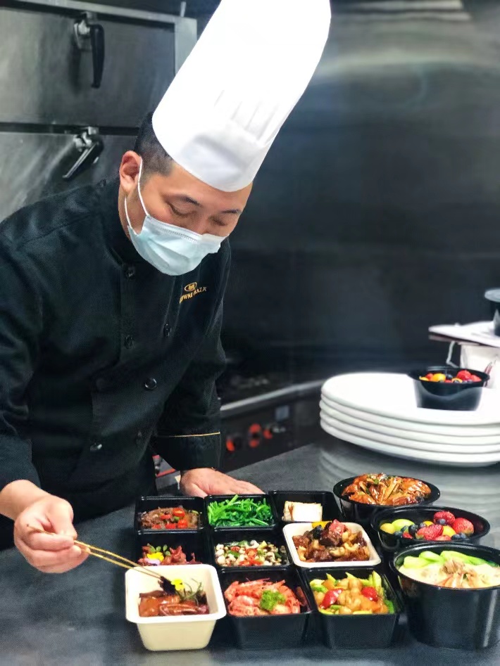 年轻人掌勺02预制菜为年夜饭添香