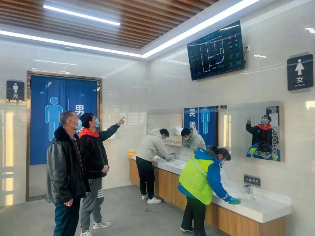 山西省侯平高速闻喜服务区通过对卫生间进行智慧化改造,让司乘可从
