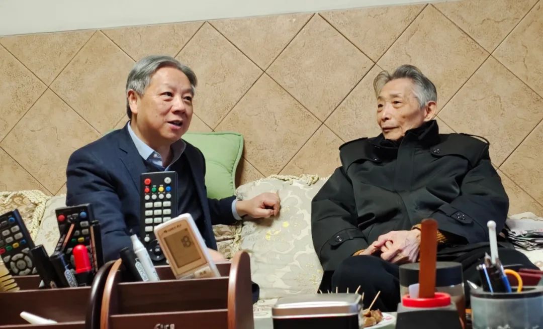 王亚非,曾勇,胡俊分别看望慰问了刘盛纲院士,李乐民院士,邓龙江院士