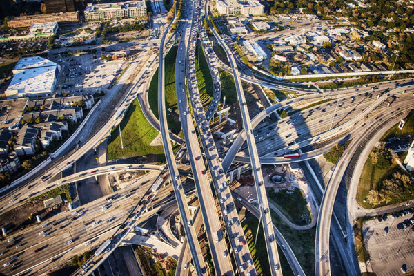 还能这样？美国计划通过更智能的道路设计来减少事故