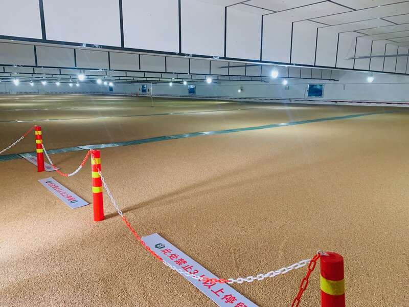 图为粮仓内部面貌.