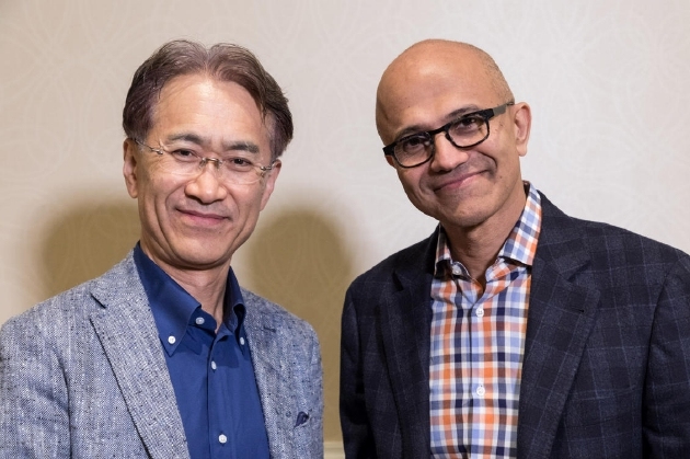 ▲索尼 CEO 吉田宪一郎与微软 CEO 纳德拉