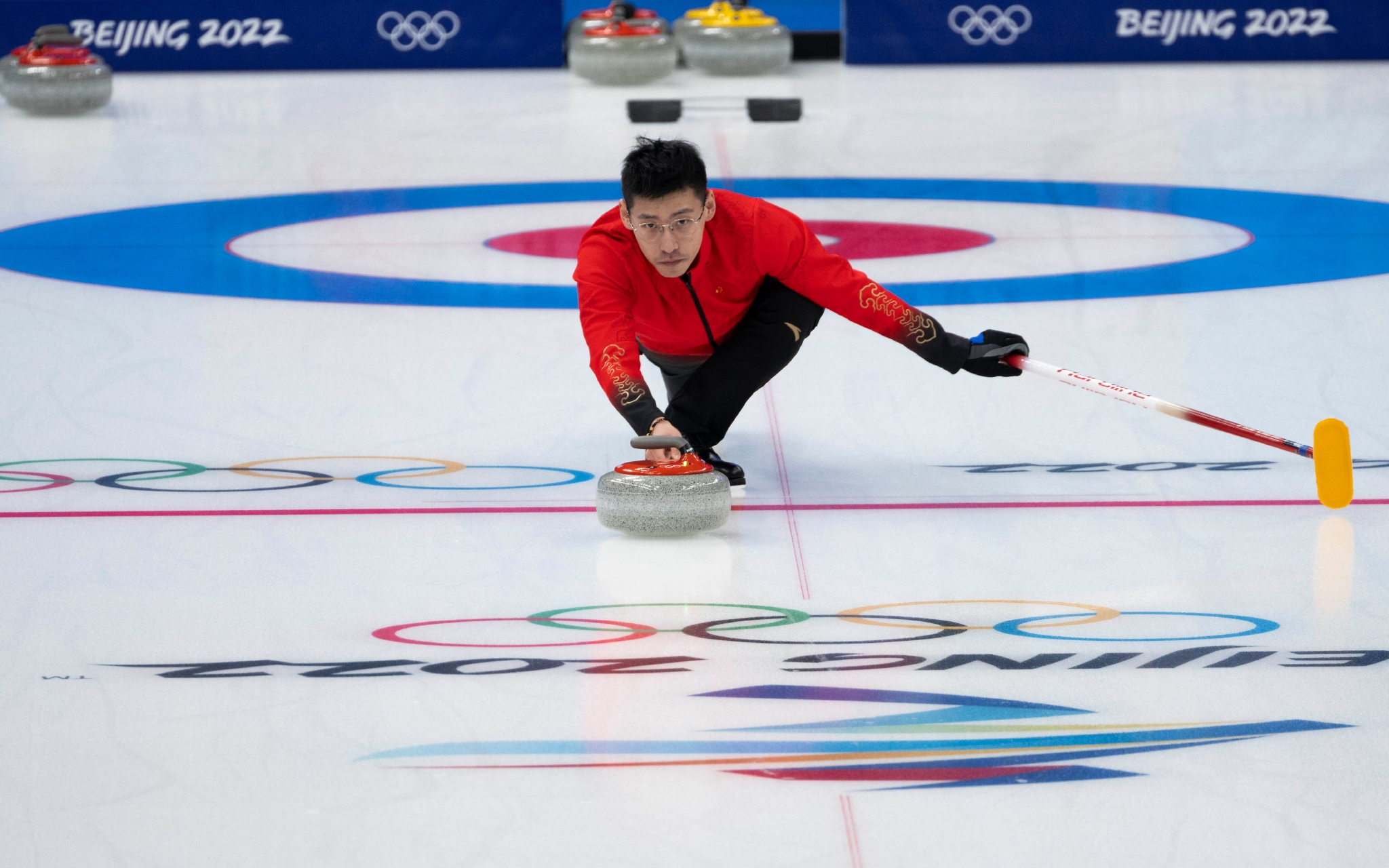 北京冬奥会冰壶混双率先开赛中国队胜瑞士队迎开门红
