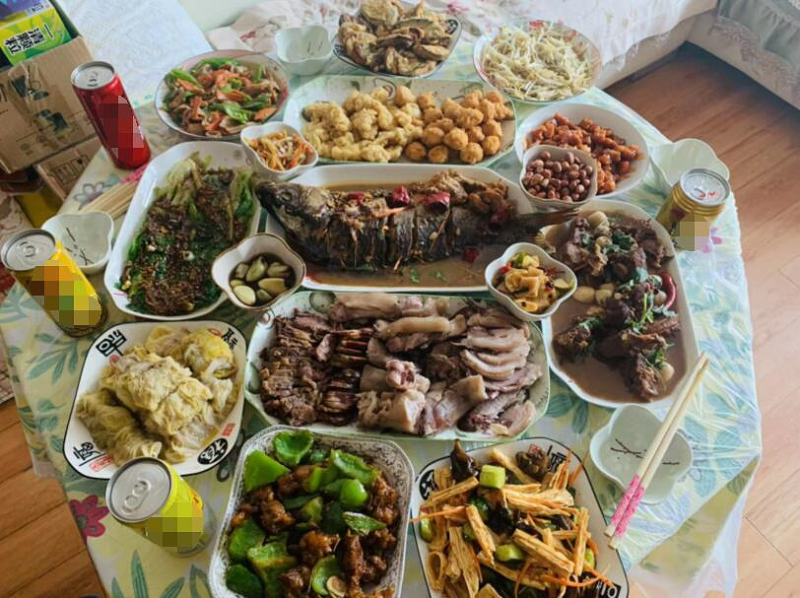 年夜饭里的中国年浓浓年味里的新变化