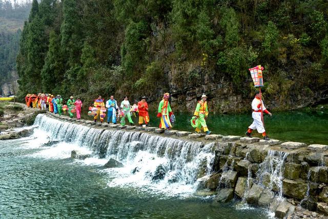 四川古蔺耍花灯贺新年说唱吉祥祝福平安虎虎生封过新年