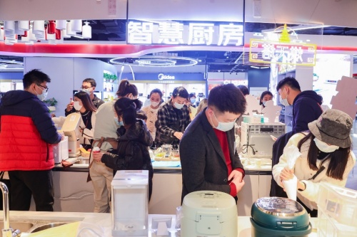 消费者在京东MALL解锁主题沉浸式体验