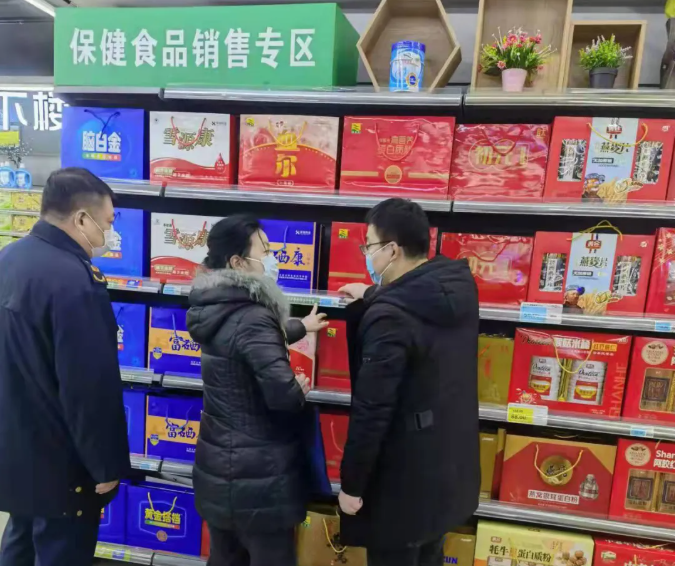节日期间,监管人员每天对大型连锁超市,母婴店,专营店等特殊食品和