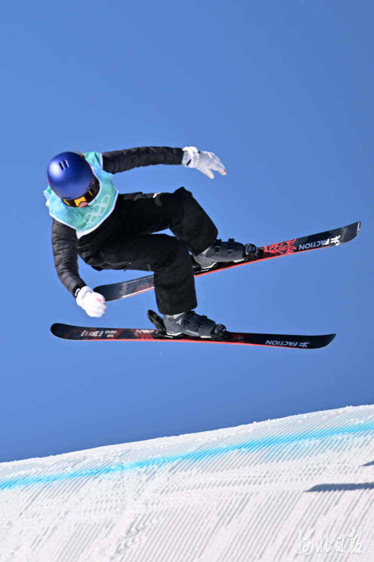 冬奥精彩时刻谷爱凌踏雪寻龙摘金牌金博洋卧虎藏龙展气势