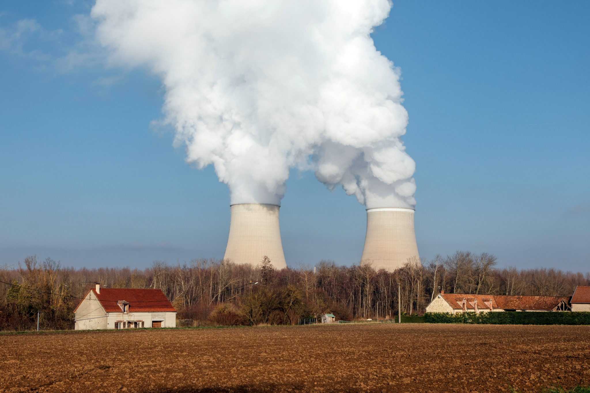 法国：多处核电站停运，致欧洲电价飙升。图片来源：视觉中国