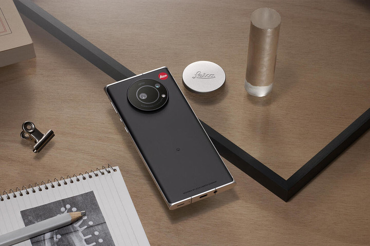 ▲ 搭载一英寸图像传感器的 Leitz Phone 1 。 图片来自：leica