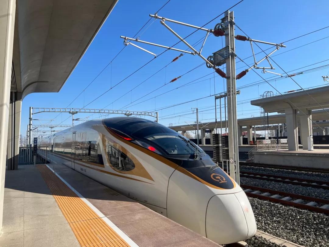 京张高铁复兴号列车.金泉 摄