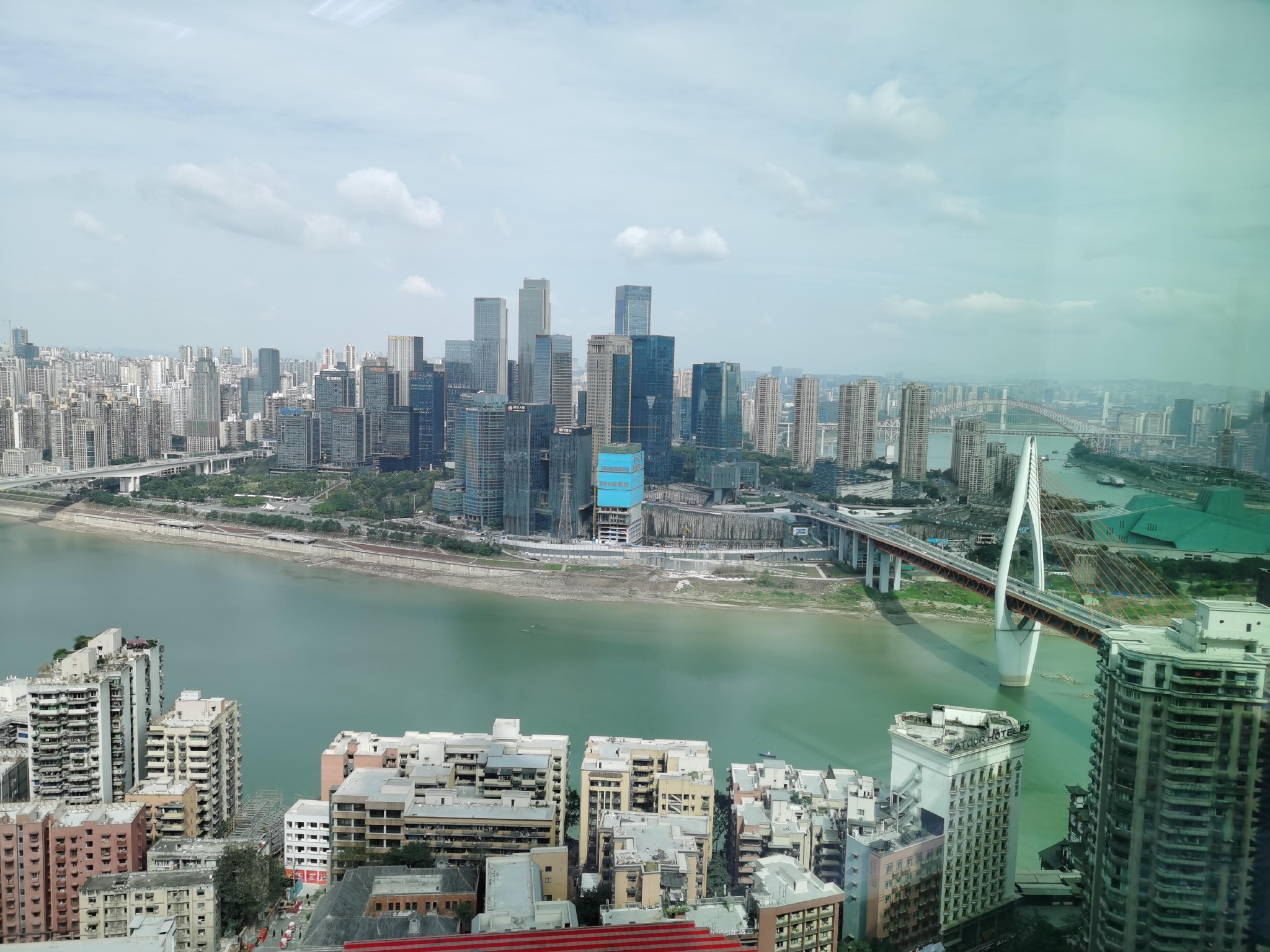 重庆加快国际消费中心城市建设.刘文新摄