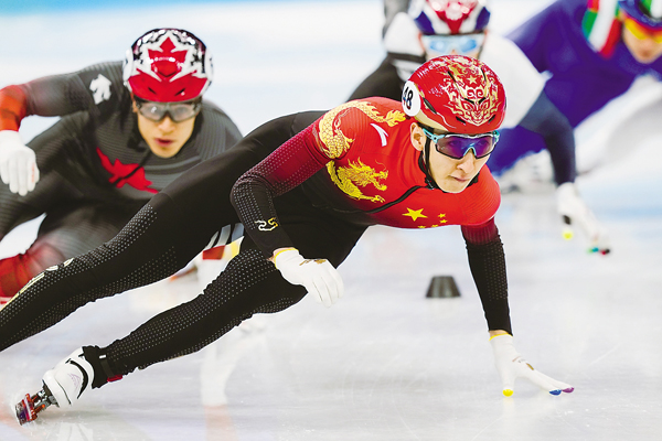 武大靖在2022年北京冬奥会短道速滑比赛现场。