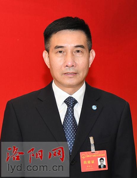 营造鼓励创新社会氛围打造创新人才高地访市人大代表郭泽义