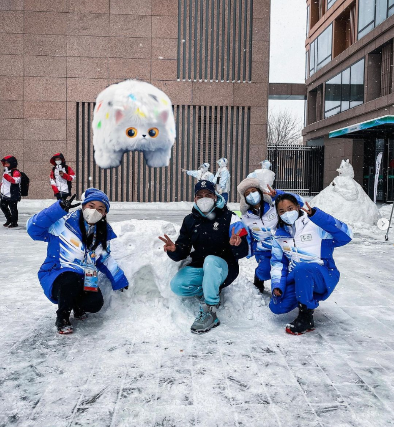 志愿者堆的雪人太暖心 俄短道速滑选手感动：谢谢！你们真好