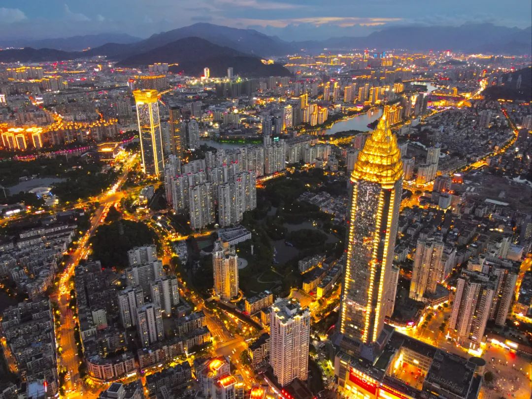 浙江省温州市城市风光.摄影/徐行