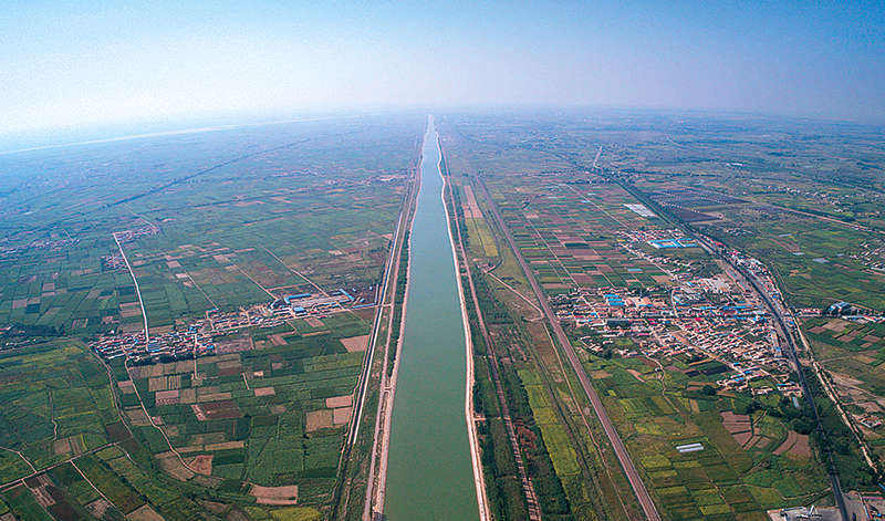 河套灌区总干渠上游渠道(2019年9月4日摄) 刘诗平摄/本刊