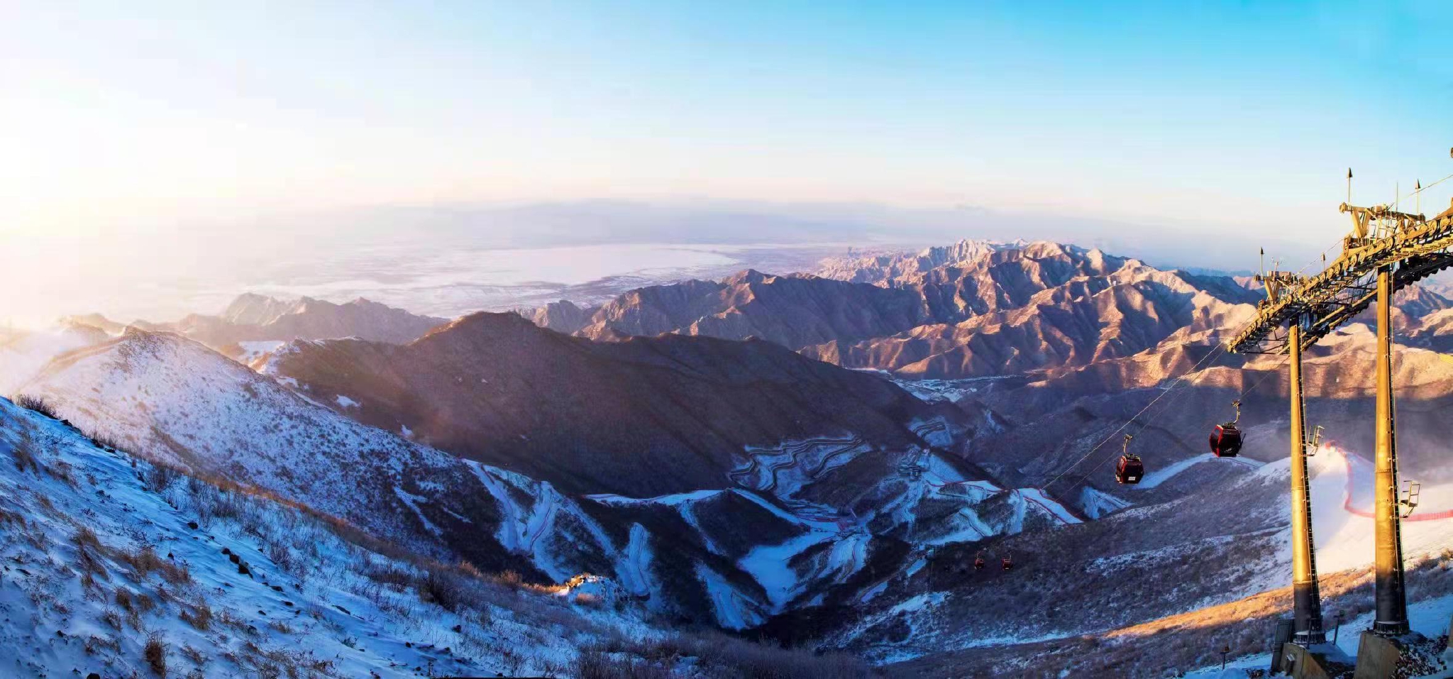 不出北京看雪山,雪后海陀山梦幻如画