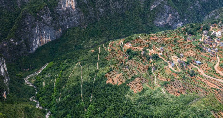 打通绝壁天路踏上幸福新程重庆市巫山县竹贤乡下庄村下庄天路故事