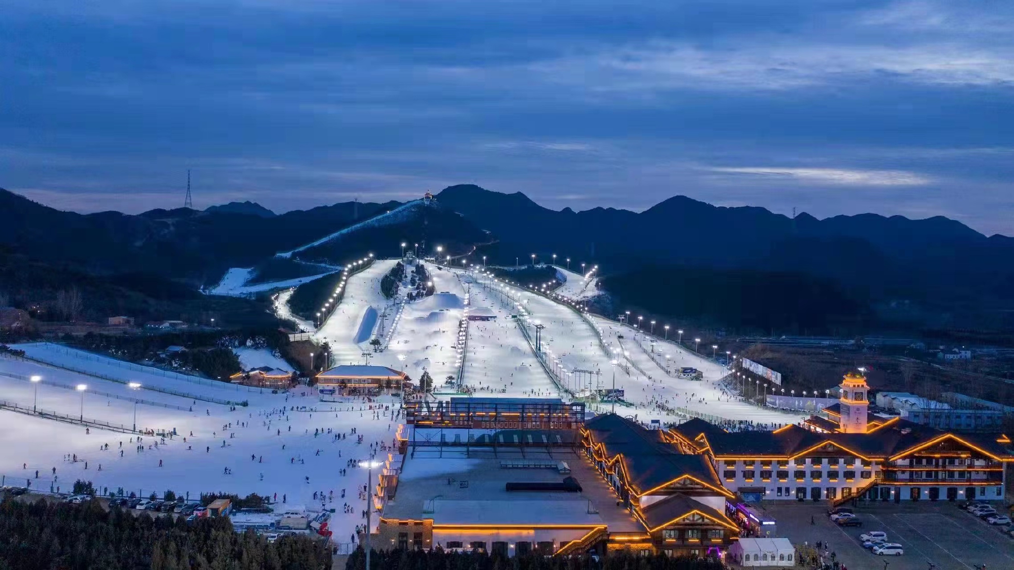 南山滑雪场.