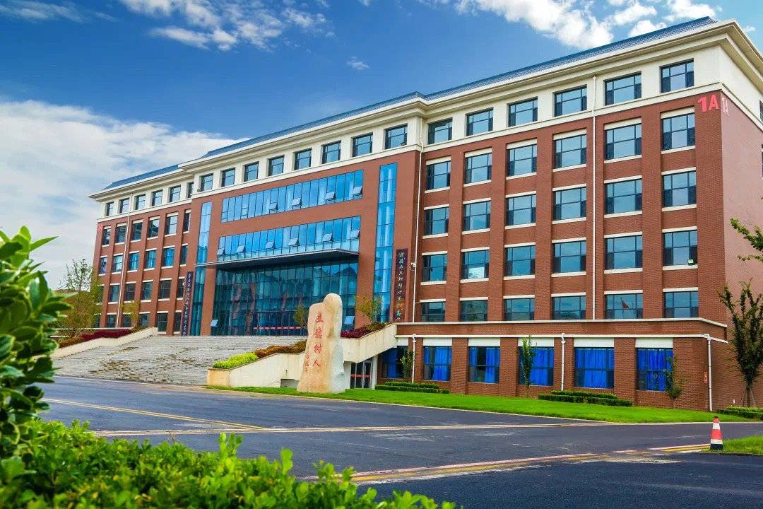 网传衡水桃城中学老师频繁猥亵女生当事人没有猥亵只是偶尔会管教