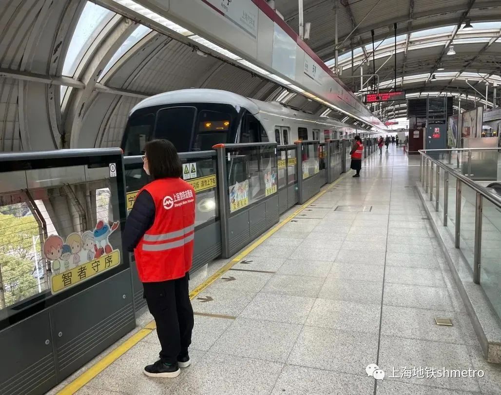 地铁战疫在行动11号线昆山段暂停运营安亭站守沪大门忙而不乱