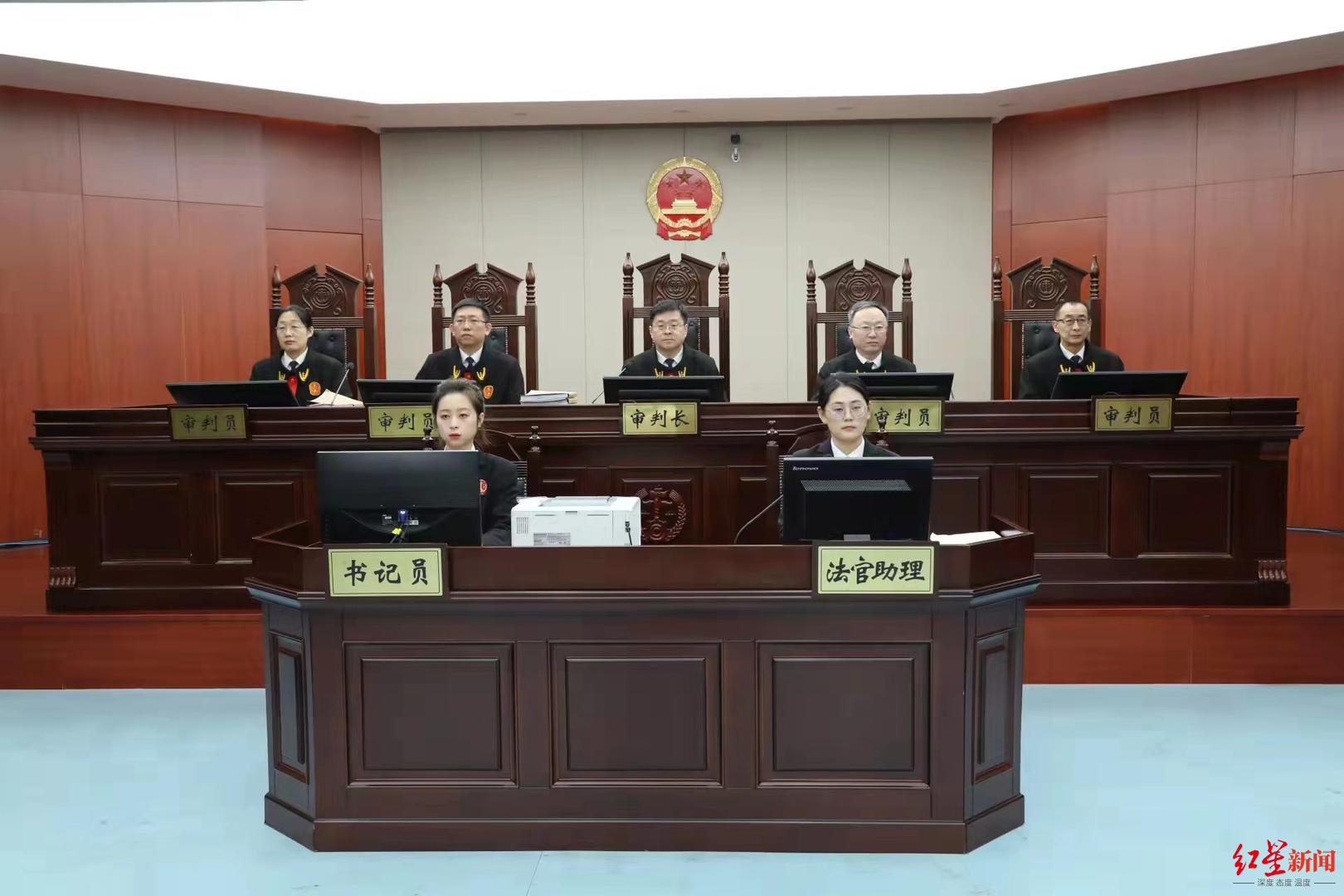 刘鑫出庭称无法预判陈世峰会行凶江秋莲如果她在一开始就勇于承担就没