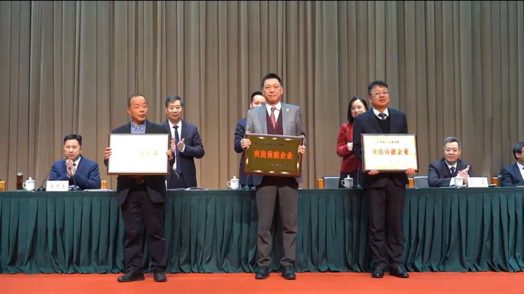 龙元建设集团再获象山县建筑业突出贡献企业奖项