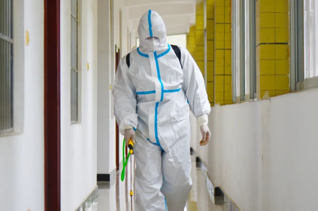 防护服超过6小时他也递交了请战书中士党员李相宝虽已满服役期请求上