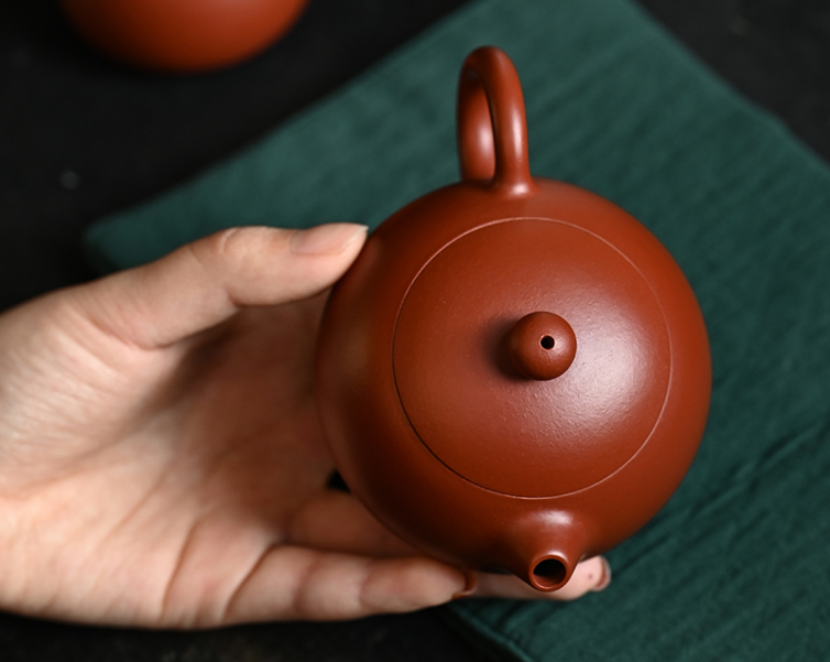 拍卖级泥料造就经典器型,蒋氏紫砂传承大师亲历打造,茶人就该拥有她!