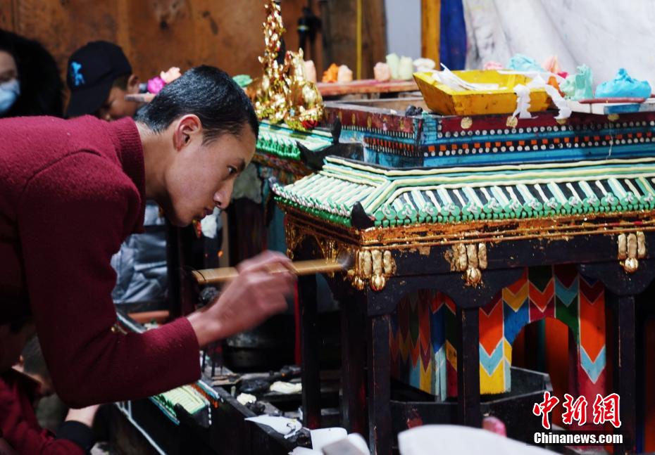 塔尔寺酥油花制作图片