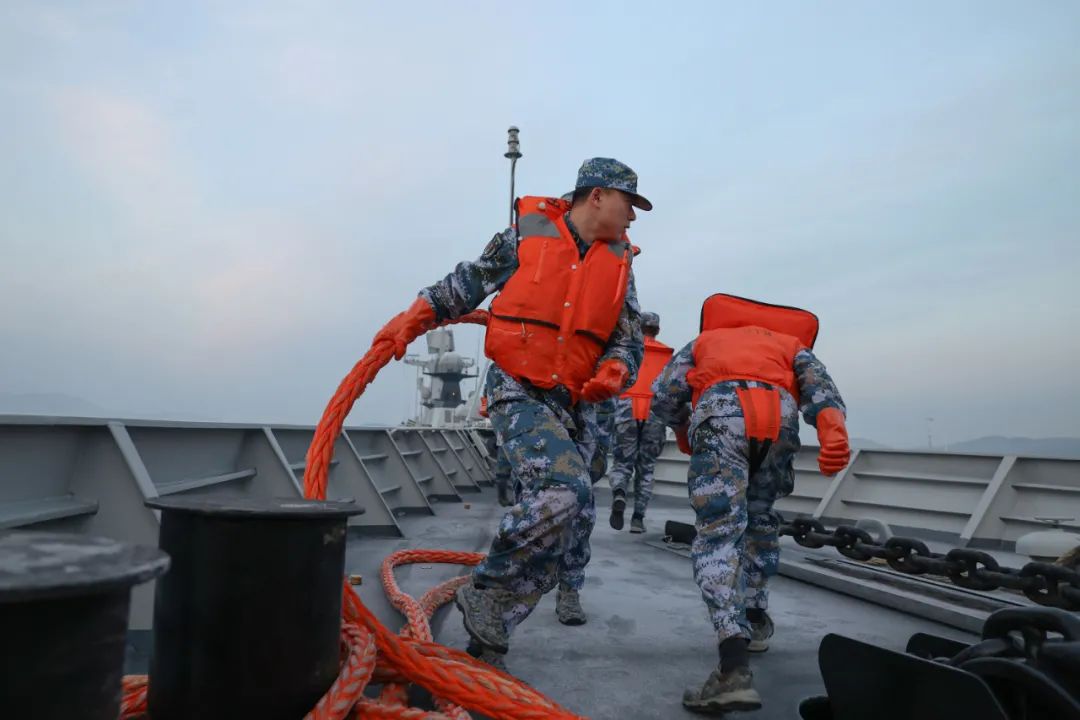 春日鏖战海训场浪卷炮鸣虎威扬