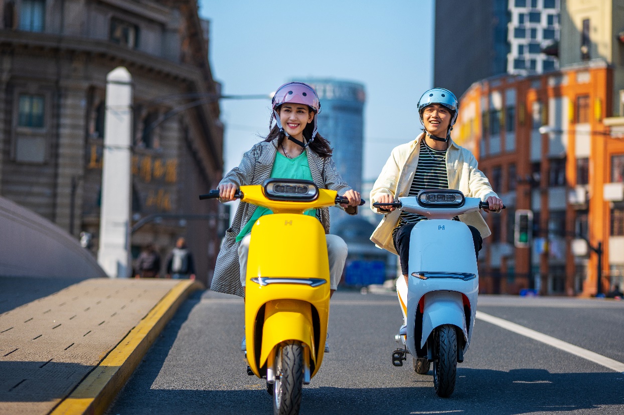 智能电动车成开学季新宠，北京用户购车更注重科技感与安全性