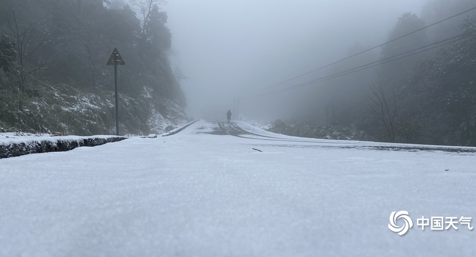 昭通市绥江县的降雪。汪小淋 摄