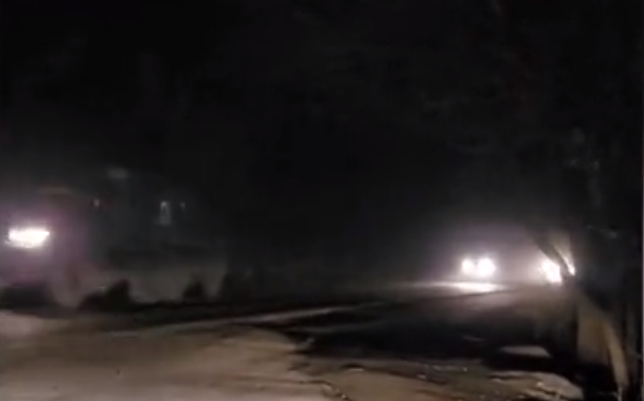 “出兵了！普京指示俄军方确保顿巴斯地区和平，表示“乌是俄历史上不可分割的一部分”！安理会紧急开会，中国代表发言