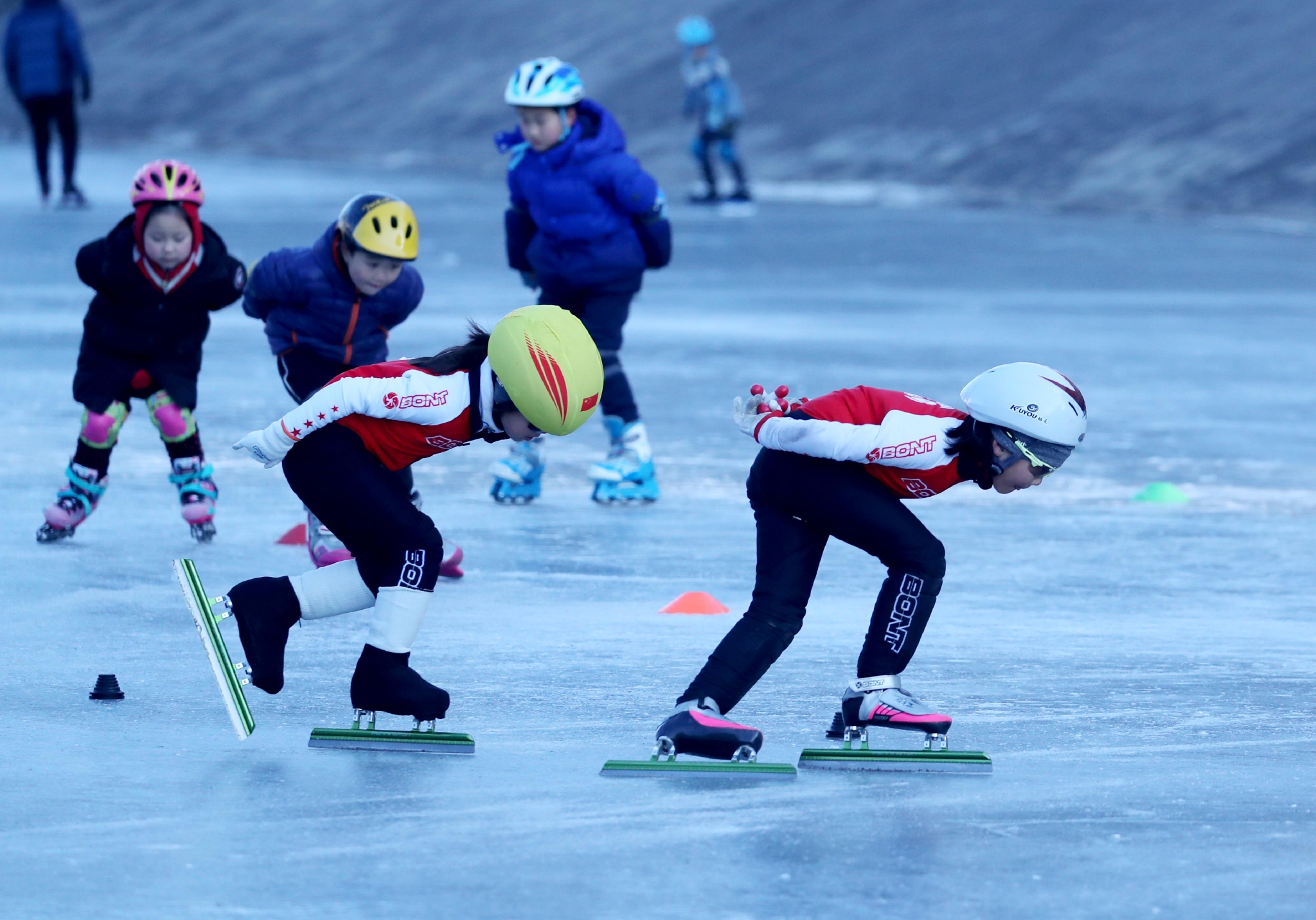 武大靖发文回应退役：只爱游戏- 爱游戏体育- AYX爱游戏体育官方网站要国家需要、身体允许会一直站在冰场上
